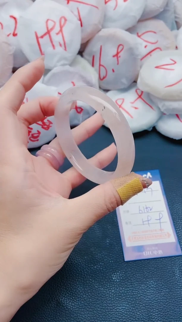 石英质玉手镯未镶嵌M53-61-62