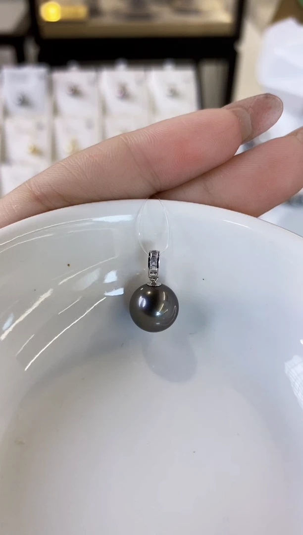 吊坠(不含链)18K金镶嵌海水珍珠10-11大溪地黑珍珠吊坠