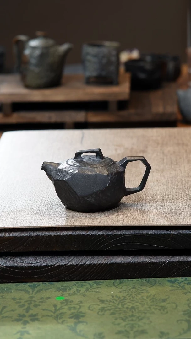 中式归玉堂冰碛岩重工雕刻几何壶