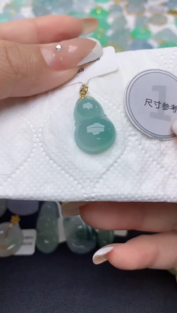 翡翠18K金镶嵌颈饰天然缅甸A货翡翠