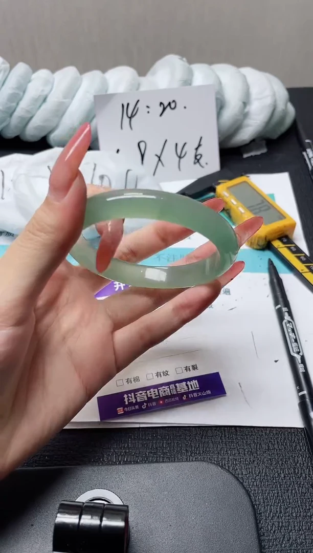 未镶嵌手镯石英质玉19-60