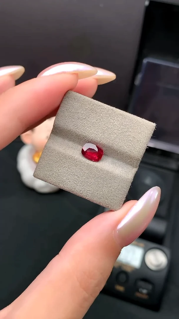 裸石未镶嵌红宝石 1，33ct