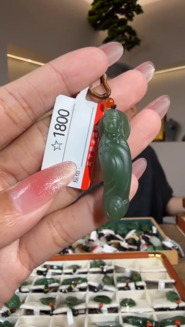 颈饰未镶嵌和田玉1