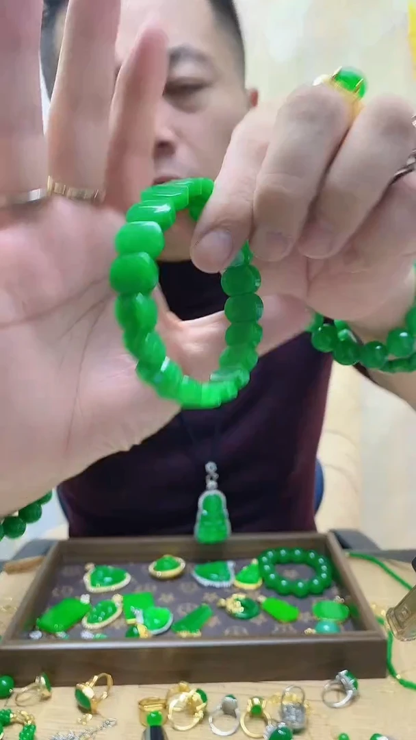 未镶嵌手链翡翠翡翠手链