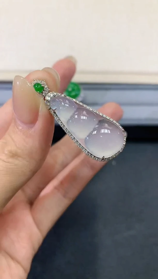 【闪购商品】翡翠吊坠(不含链)18K金镶嵌f11