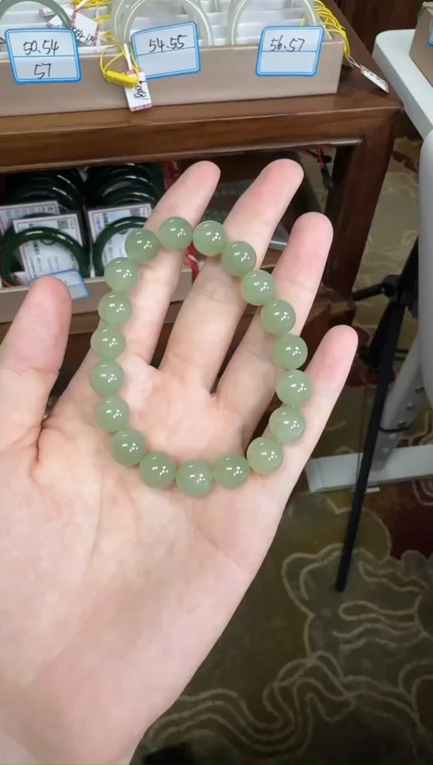 未镶嵌手镯和田玉10