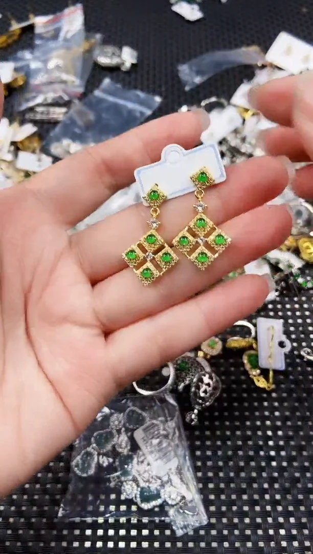 翡翠未镶嵌耳饰1111111111