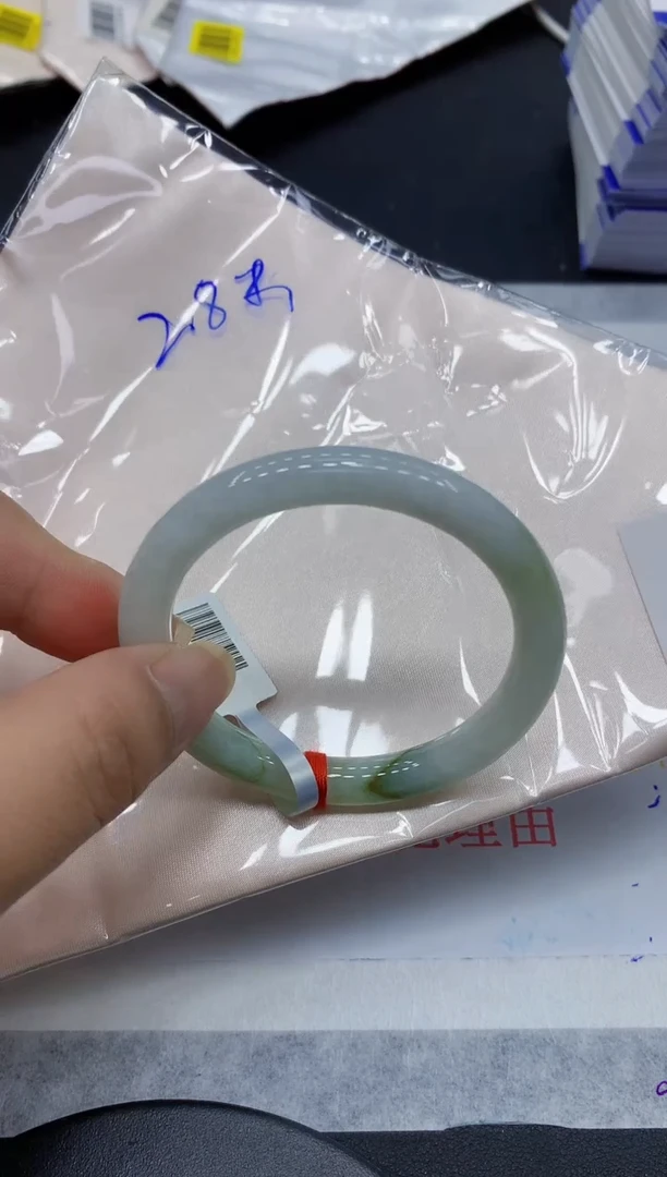 翡翠手镯未镶嵌5缅甸翡翠手镯