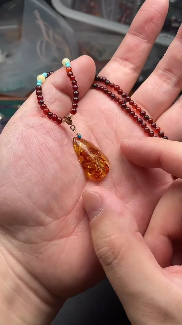 未镶嵌颈饰血珀多样性发货拍一发一