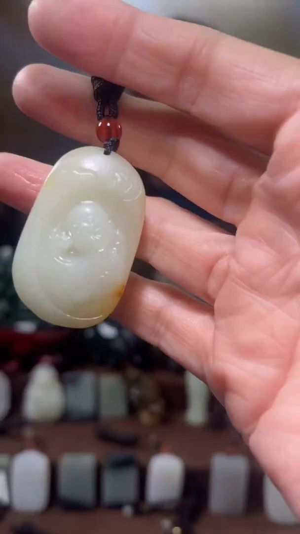 颈饰未镶嵌和田玉`