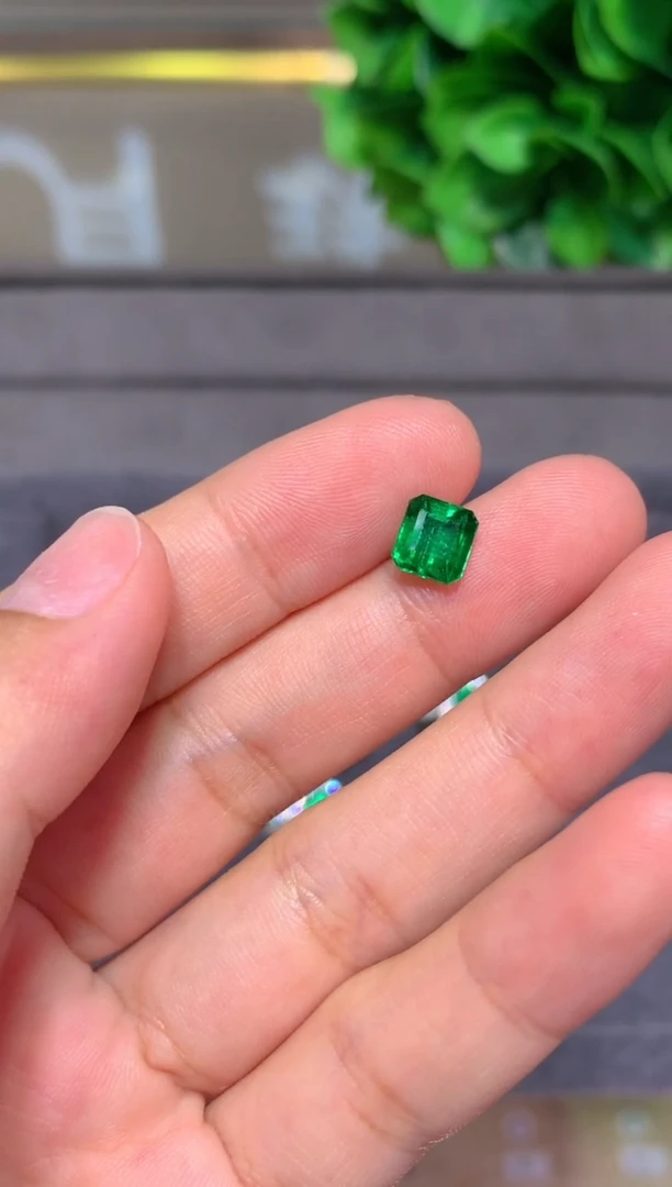 裸石祖母绿1.38CT