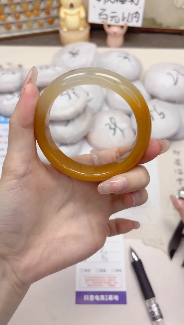 石英质玉手镯未镶嵌190