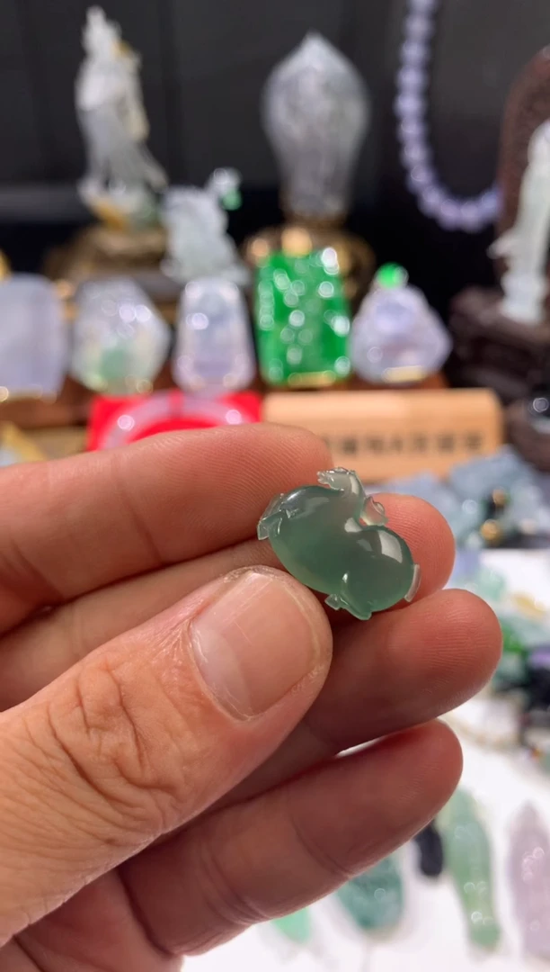 吊坠(不含链)未镶嵌翡翠天然翡翠吊坠