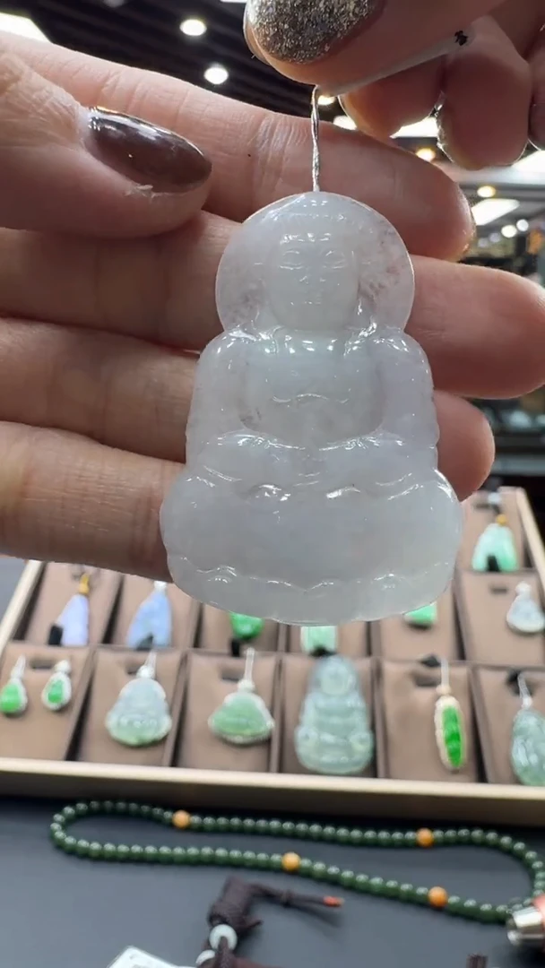 颈饰未镶嵌翡翠观音