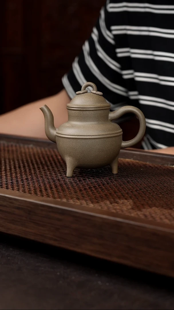 茶壶紫砂岩中泥三足玉环【带证书】