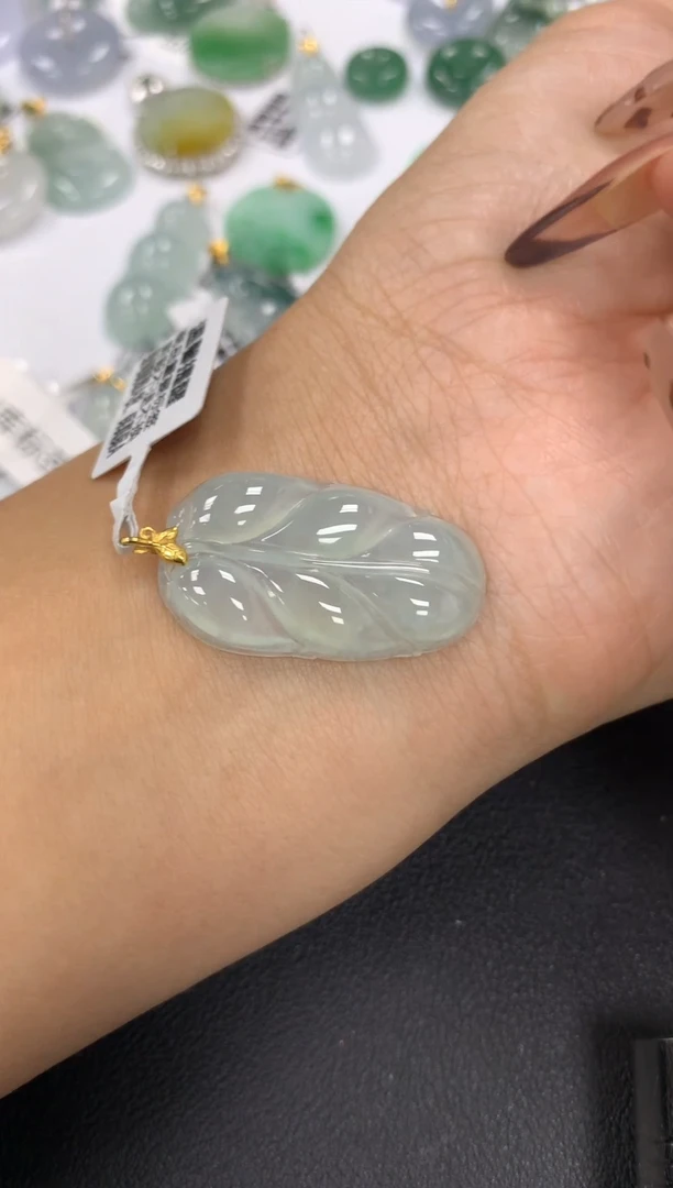 颈饰18K金镶嵌翡翠a货假一赔三支持复检百元上9元证书费自理