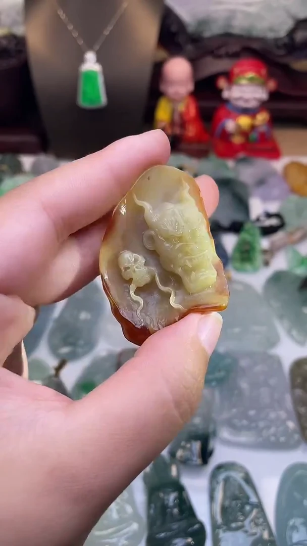 颈饰未镶嵌翡翠龙