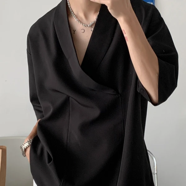 发型师潮牌男装v领短袖t恤男轻欧美ins设计感山本风衬衫英伦雅痞