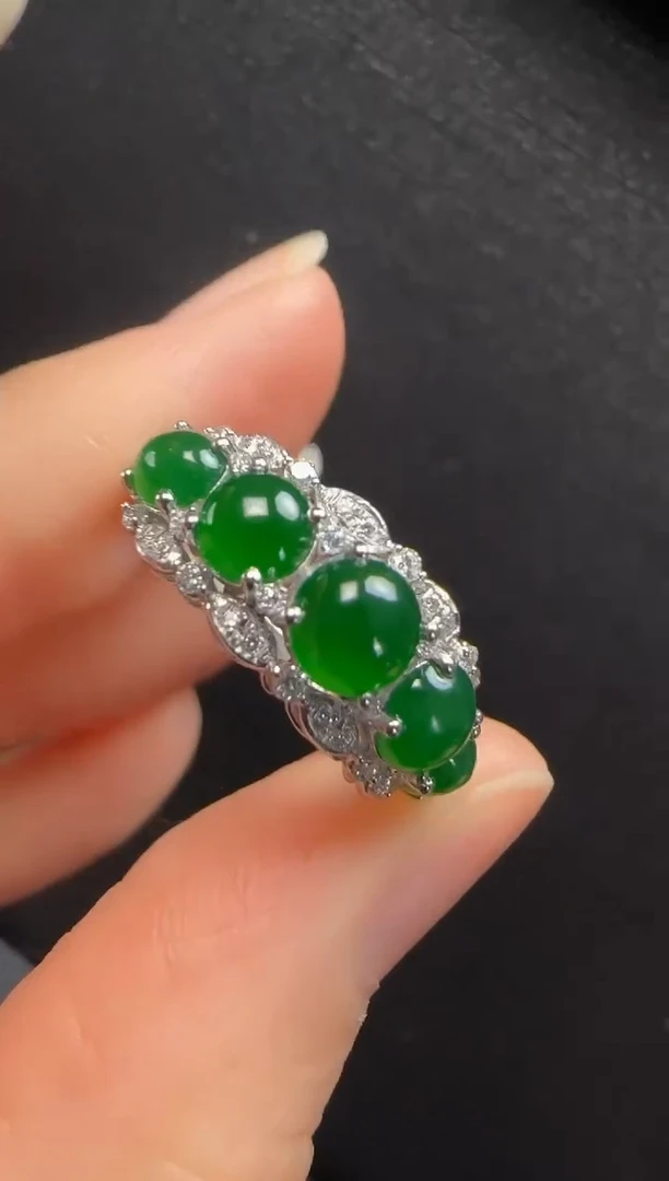 【闪购商品】翡翠戒指18K金镶嵌785蛋面