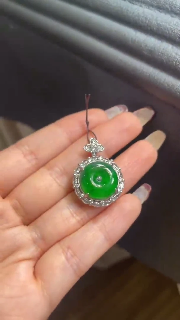 【闪购商品】翡翠颈饰未镶嵌      *5