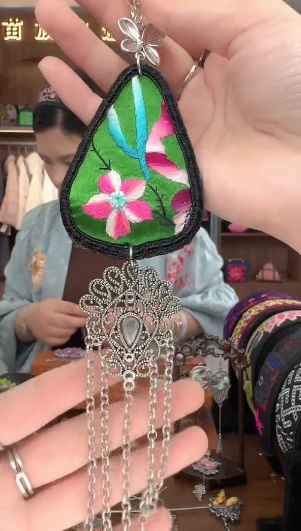 【闪购商品】织绣扶光苗绣传承109