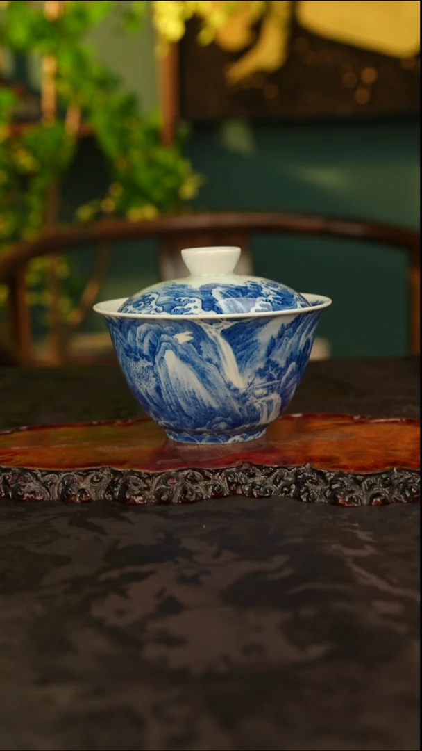 谢凯 青花手绘山水盖碗