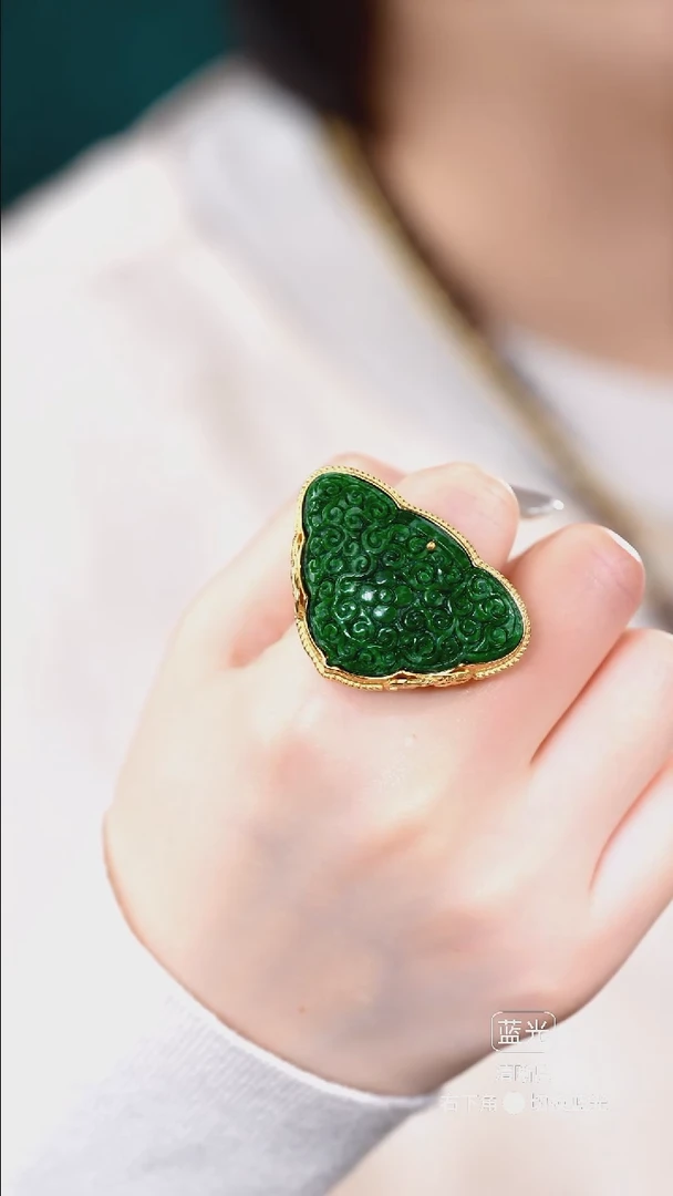 颈饰未镶嵌翡翠戒指19