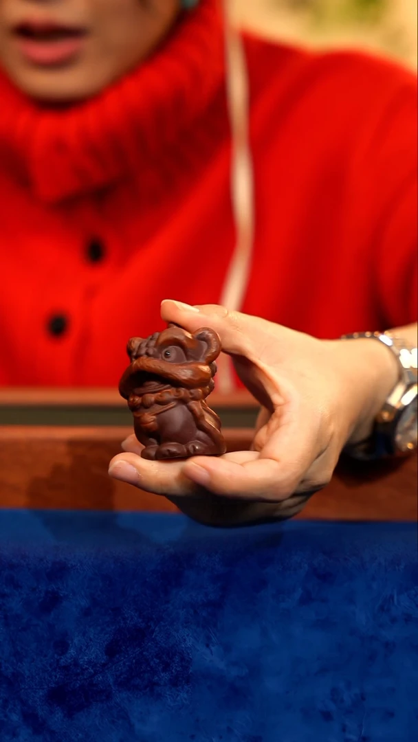 宜兴紫砂紫砂茶壶 醒狮