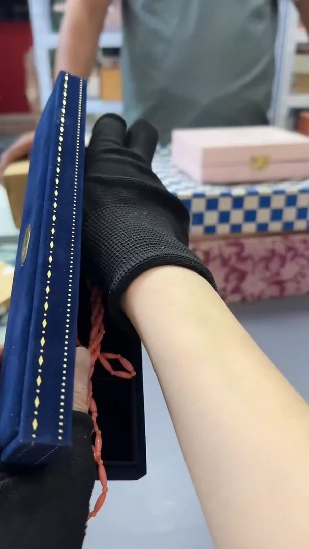 瓷片W****8默认微瑕，满38包邮
