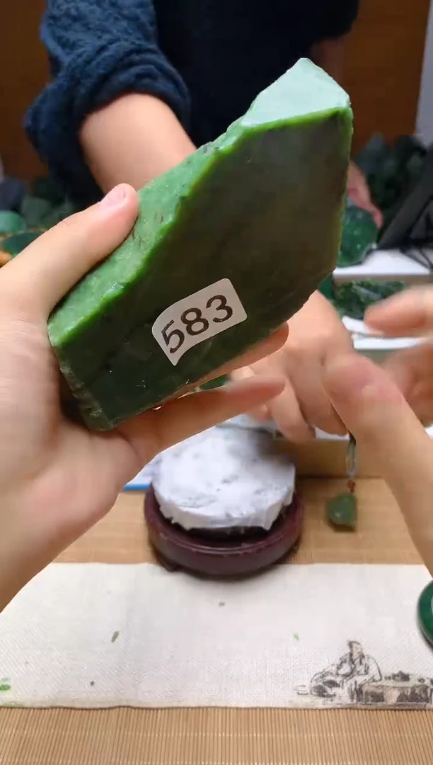 未镶嵌和田玉（碧玉）珠宝半成品1