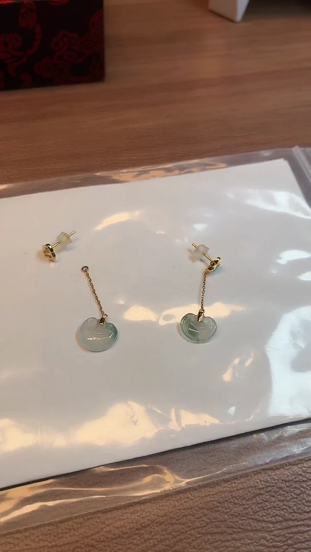 18K金镶嵌翡翠耳饰冰如意耳坠