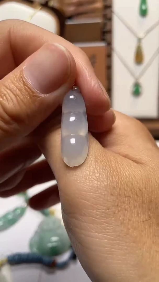 吊坠(不含链)18K金镶嵌翡翠冰种福豆