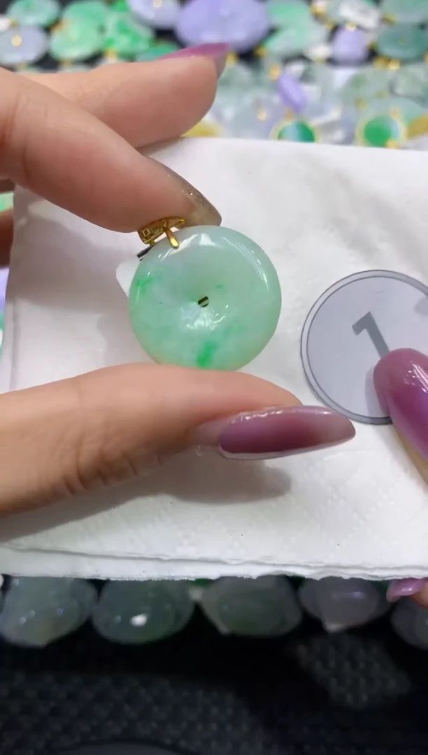 颈饰未镶嵌翡翠天然缅甸翡翠A货