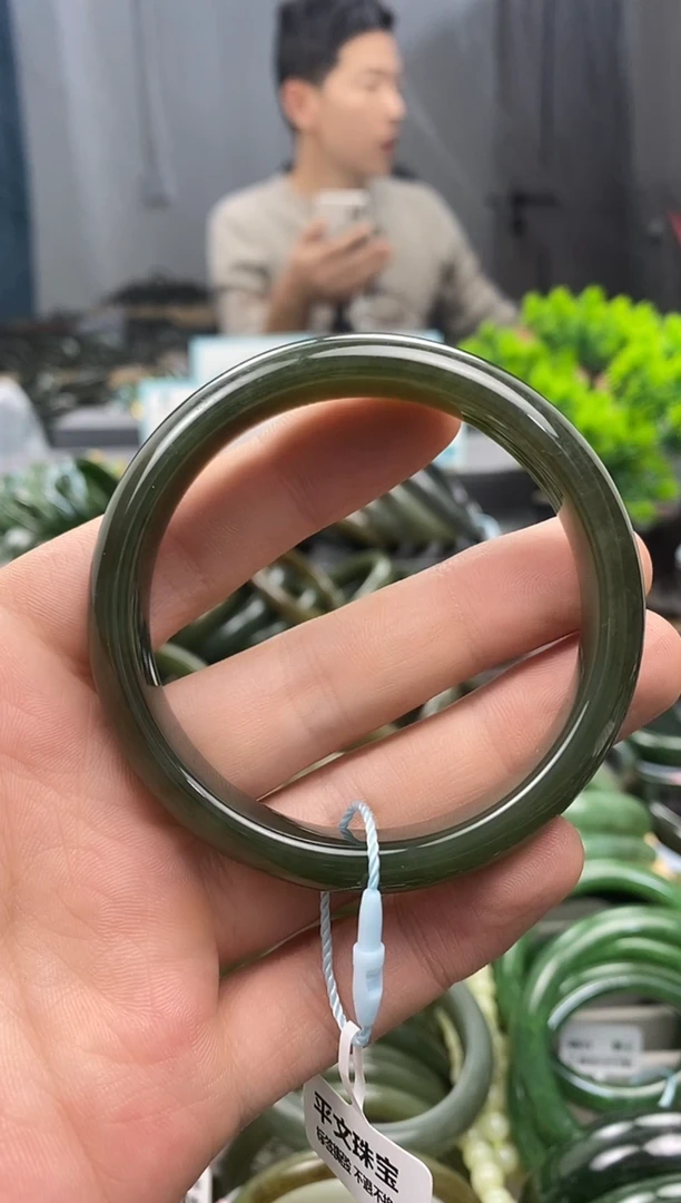 未镶嵌手镯和田玉56