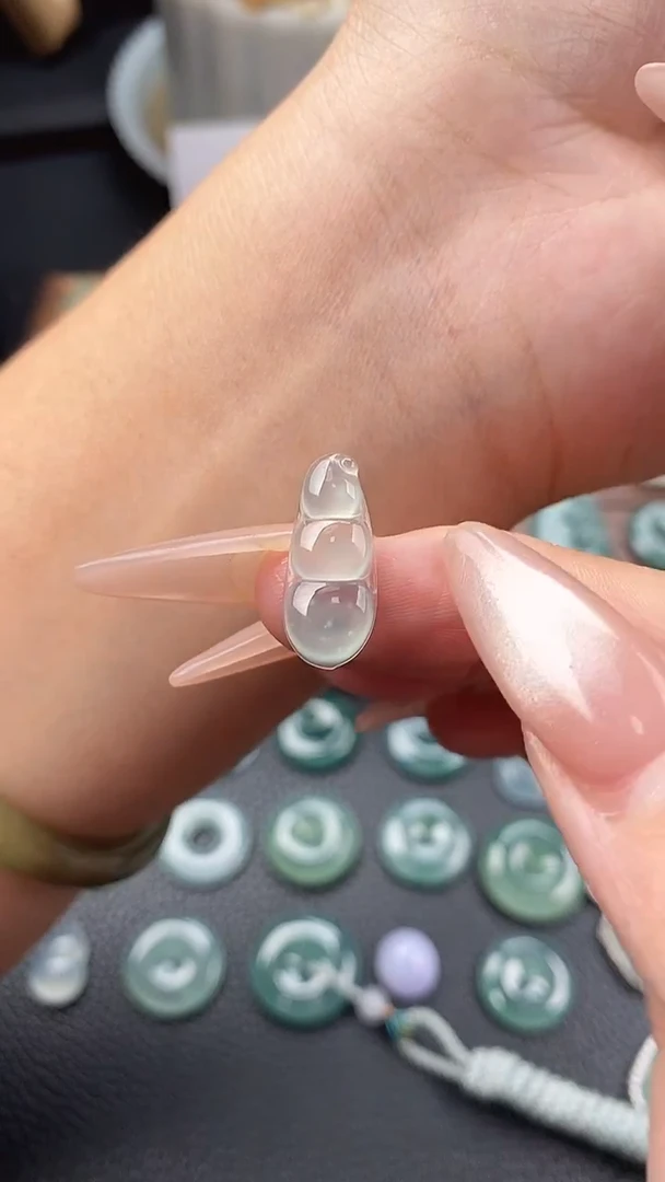 颈饰未镶嵌翡翠福豆