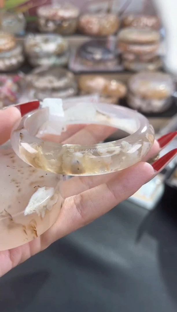 未镶嵌手镯石英质玉60