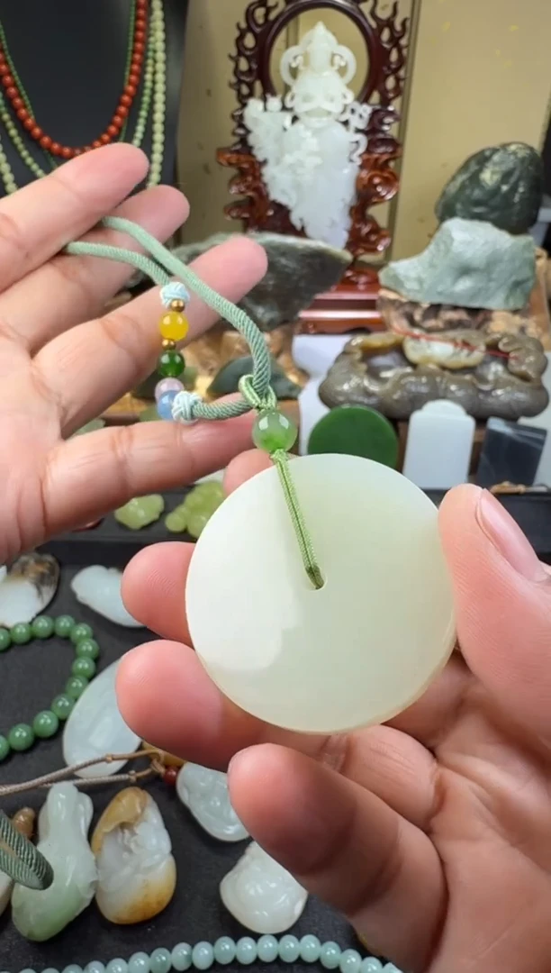 和田玉未镶嵌颈饰和田玉