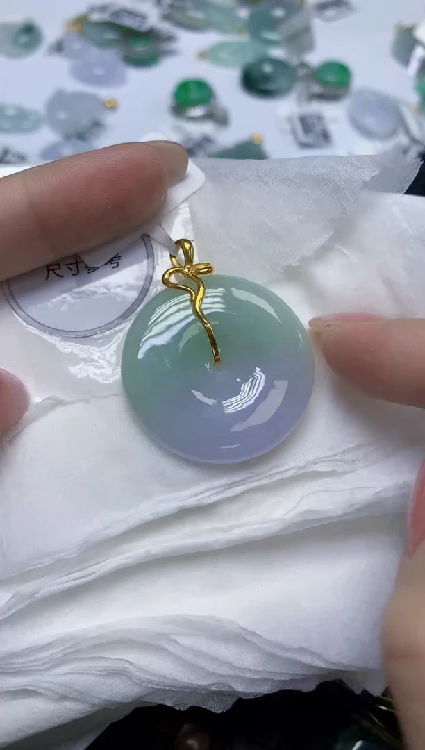 颈饰18K金镶嵌翡翠天然缅甸翡翠A货多样性发一件