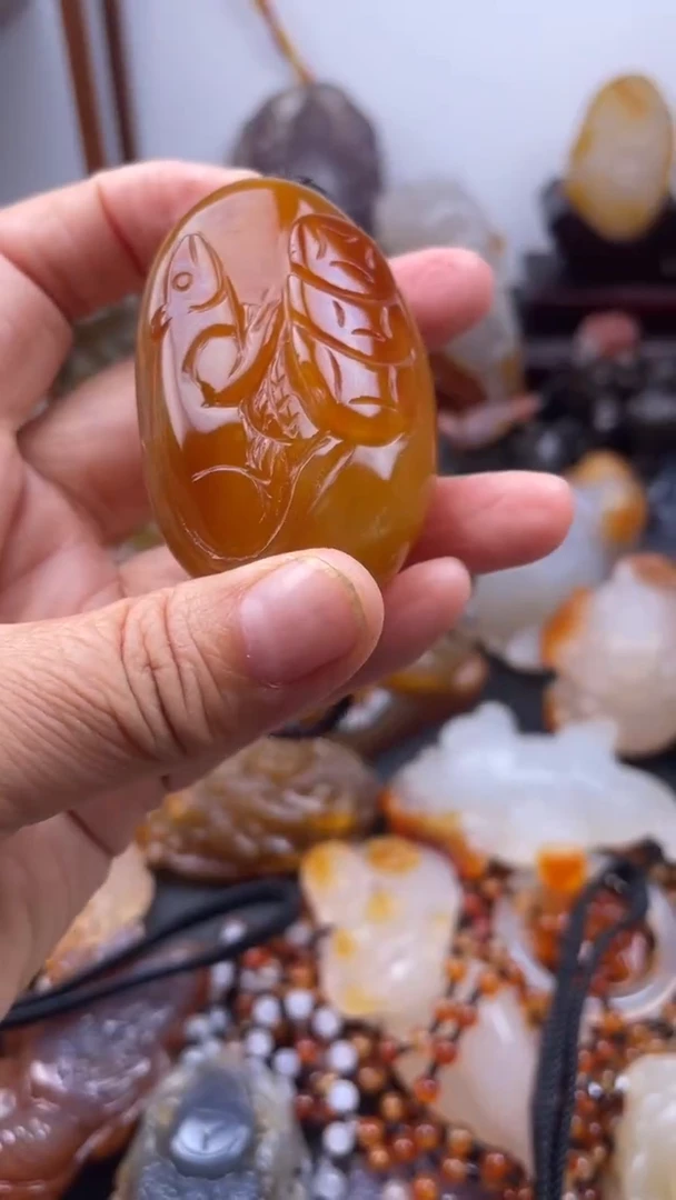 玛瑙/玉髓颈饰未镶嵌AA