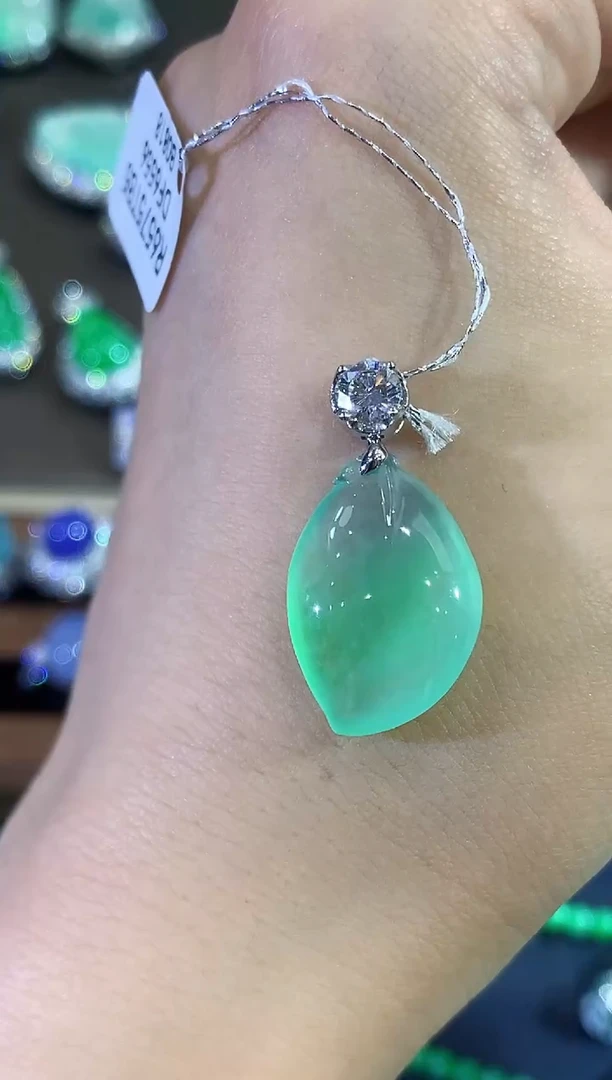 吊坠(不含链)18K金镶嵌翡翠蜜*儿C103