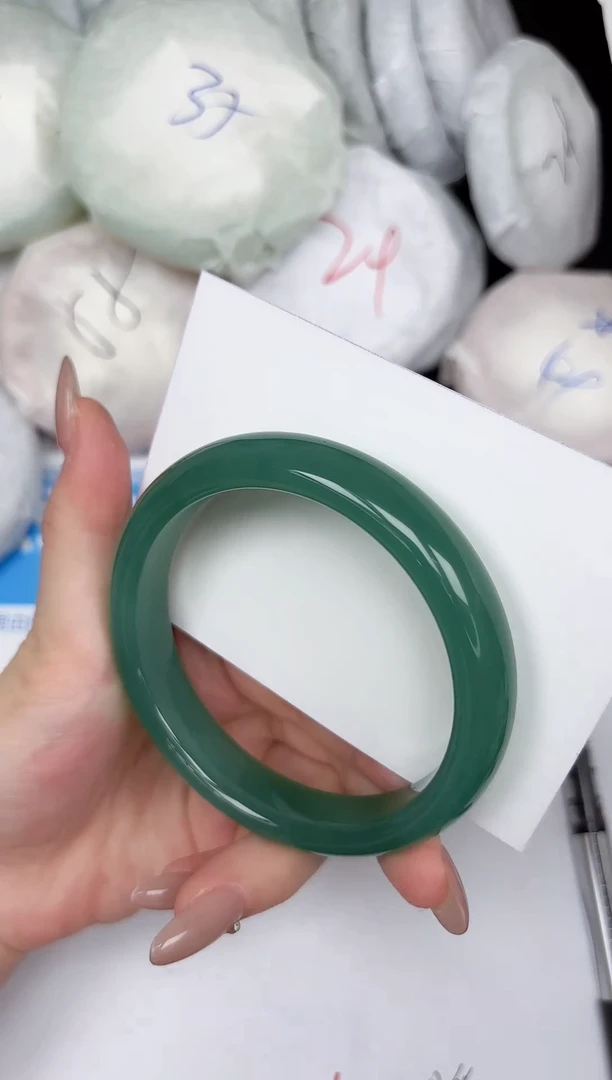 未镶嵌手镯石英质玉146-64.2