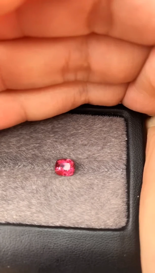 未镶嵌裸石定制尖晶石枕型 高色蔷薇色调 1.10ct