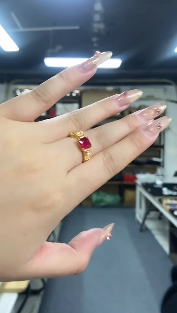 【闪购商品】红宝石戒指未镶嵌多样性发其一颜色微差