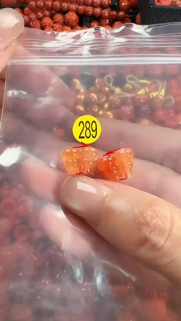 颈饰未镶嵌南红玛瑙1