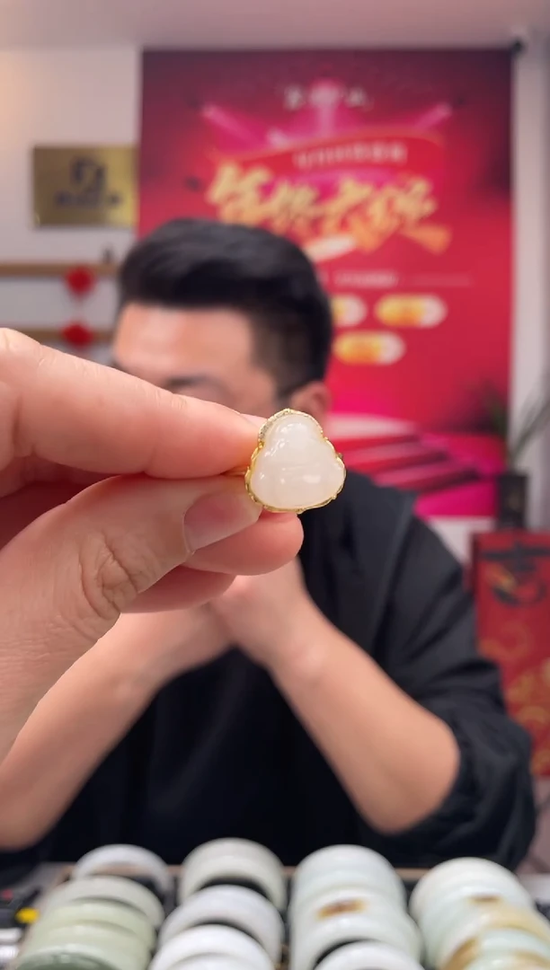 【闪购商品】和田玉戒指银S925镶嵌白玉佛公戒指发一件