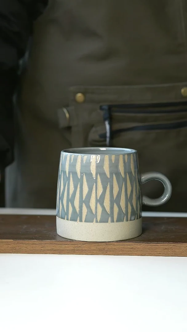 【闪购商品】陶瓷008粗陶浮雕马克杯微瑕@4-2@