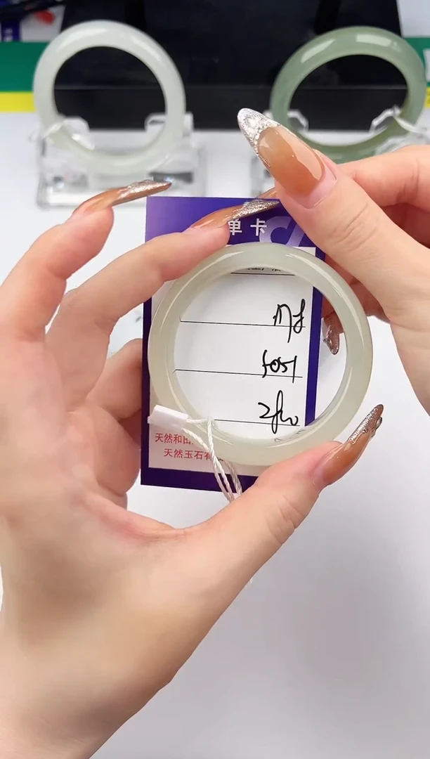 和田玉手镯未镶嵌78色微差无瑕疵