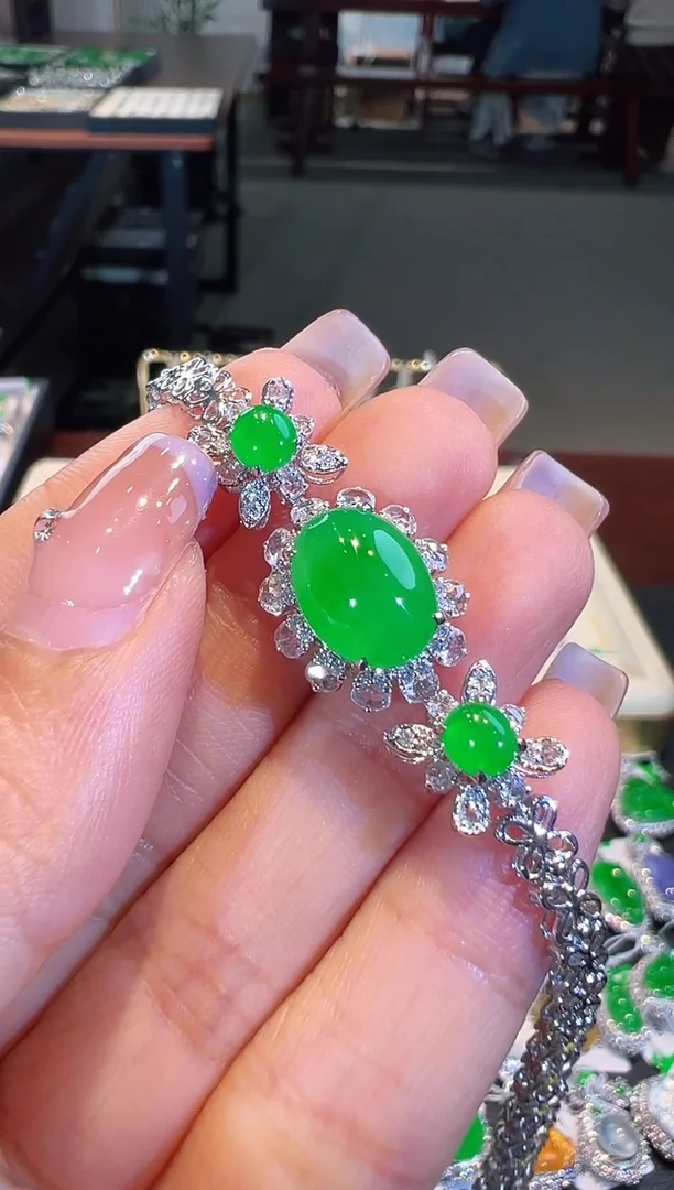 【闪购商品】翡翠手链18K金镶嵌翡翠