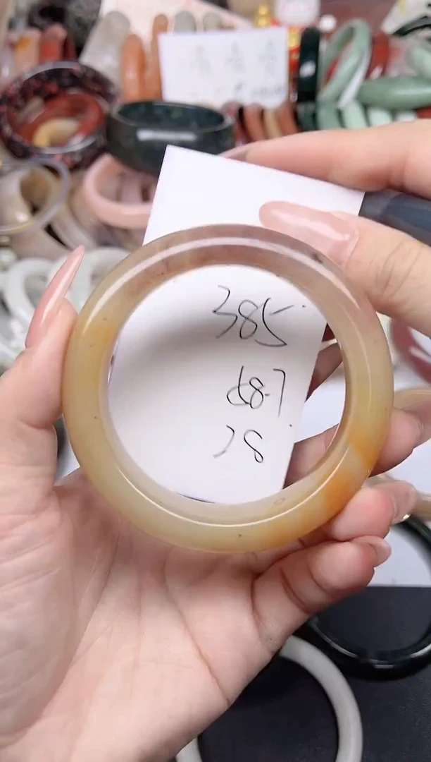 未镶嵌手镯石英质玉385
