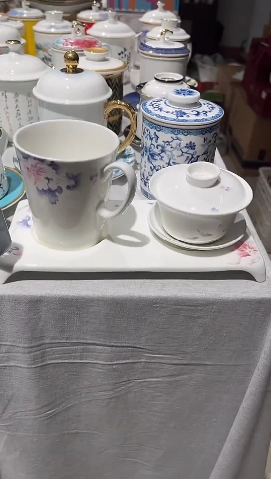 瓷一个杯子一个三件盖碗一个托盘
